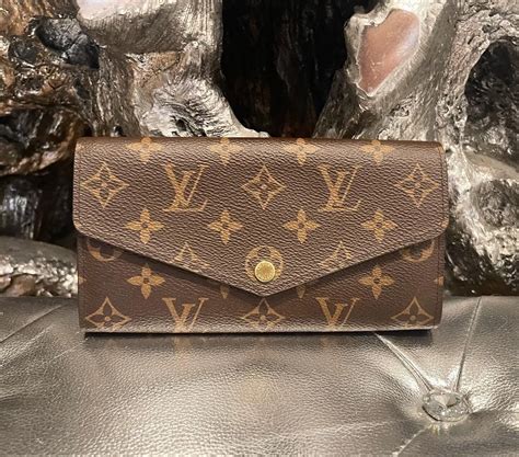 cheap louis vuitton sarah wallet monogram|Louis Vuitton sarah wallet monogram.